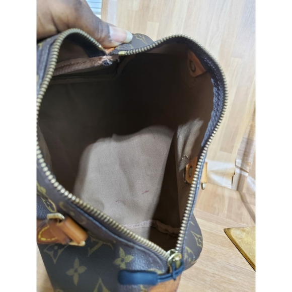 LOUIS VUITTON Monogram Canvas Speedy 25 Bag - Picture 12 of 12